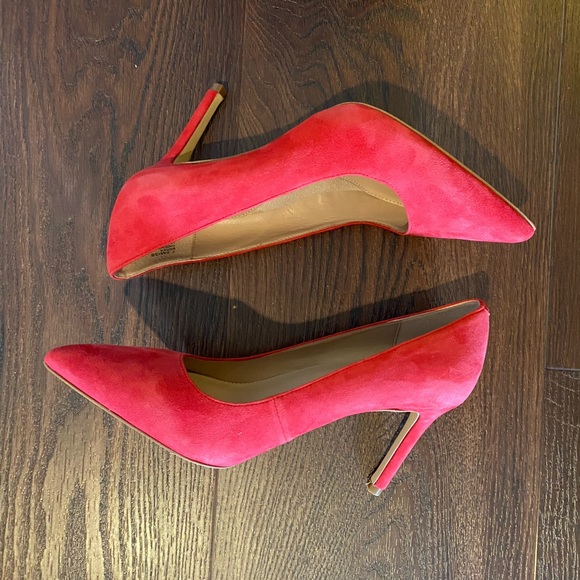 NWT BCBGeneration Midda Suede Heels - Picture 5 of 9